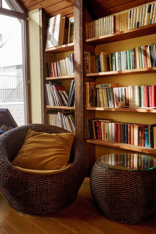 Simple Ways to Create a Cosy Reading Nook at Home